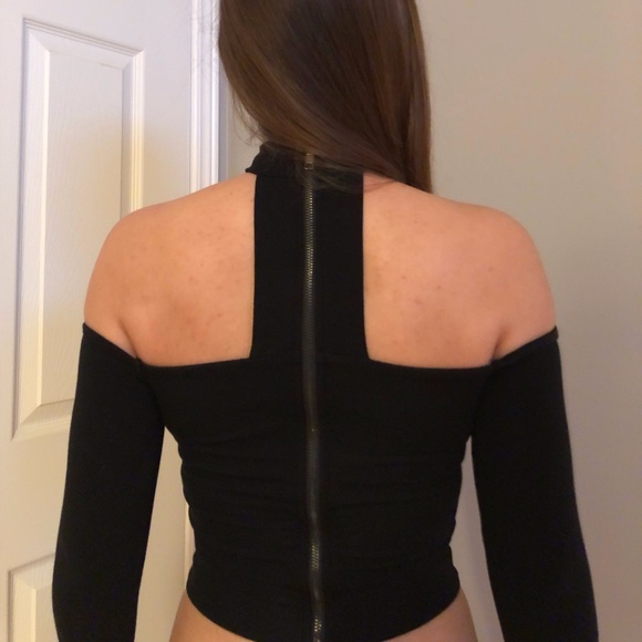 Off the Shoulder top - Picture 2 of 2